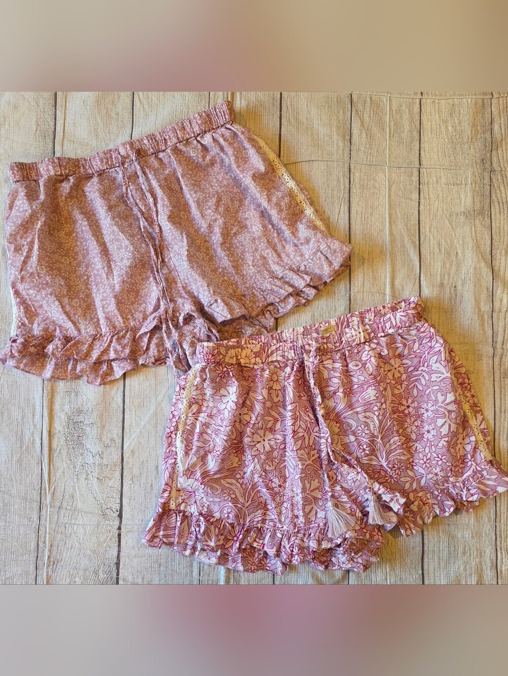 Rachel Ashwell Size Medium Lot of 2 Floral Ruffle 100% Cotton Lounge Shorts